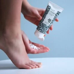 Australian Bodycare Foot Cream 100 Ml - Verzorgende Voetcrème Met 100% Natuurlijke Tea Tree Olie - Geschikt Voor Droge Voeten Om Scheuren In Je Huid Te Voorkomen -Verzorgingsproducten Verkoop 1200x1200 37