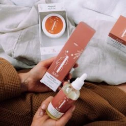 Naïf Magical Mom Geschenkset - Lichaamsolie & Bellybalm - Voordeelverpakking 90 + 100ml - Met Natuurlijke Ingrediënten 16 Naïf Magical Mom Geschenkset - Lichaamsolie & Bellybalm - Voordeelverpakking 90 + 100ml - Met Natuurlijke Ingrediënten -Verzorgingsproducten Verkoop 1200x1200 507