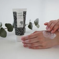 Australian Bodycare Hand Cream 100 Ml - Handcrème Voor Mannen & Vrouwen Met Zeer Droge Handen En Gebarsten Huid Met Tea Tree Olie - Dringt Snel In De Huid, Zonder Deze Vet Te Maken - Ondersteunt Het Herstellend Vermogen Van De Huid -Verzorgingsproducten Verkoop 1200x1200 6