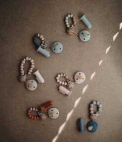 Mushie Finger Toothbrush Clay/Sand - Vingertandenborstel Baby - 2 Stuks Per Verpakking - Tandenborstel Siliconen -Verzorgingsproducten Verkoop 1035x1200