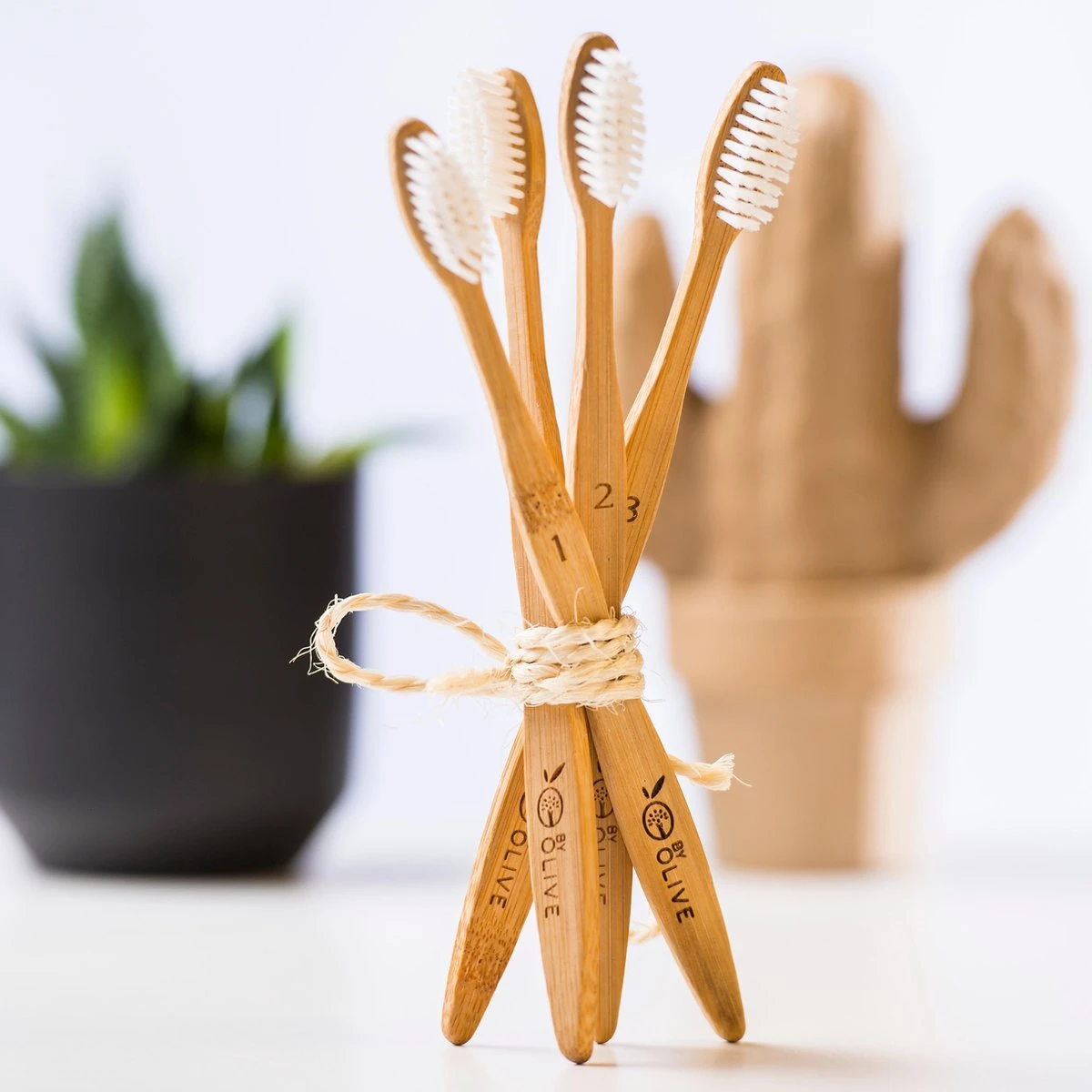 Bamboe Tandenborstel By Olive 4 St. Genummerd 100% Moso Bamboo 3 Bamboe Tandenborstel By Olive 4 St. Genummerd 100% Moso Bamboo