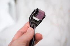 Merkloos Dermar Roller Titanium - Gezichtsroller - Derma Roller Gezicht -Verzorgingsproducten Verkoop 1200x799 9