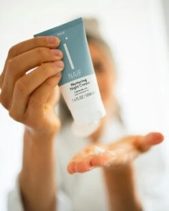 Naïf Voedende Nachtcrème - Voor Elk Huidtype - 50ml Gezichtsverzorging - Met Natuurlijke Ingrediënten -Verzorgingsproducten Verkoop 961x1200